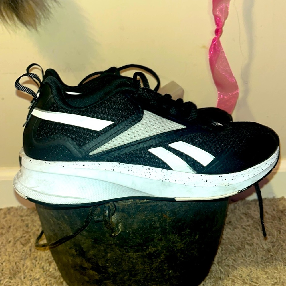 Reebok women’s 6.5 fv6223 fusium run lite